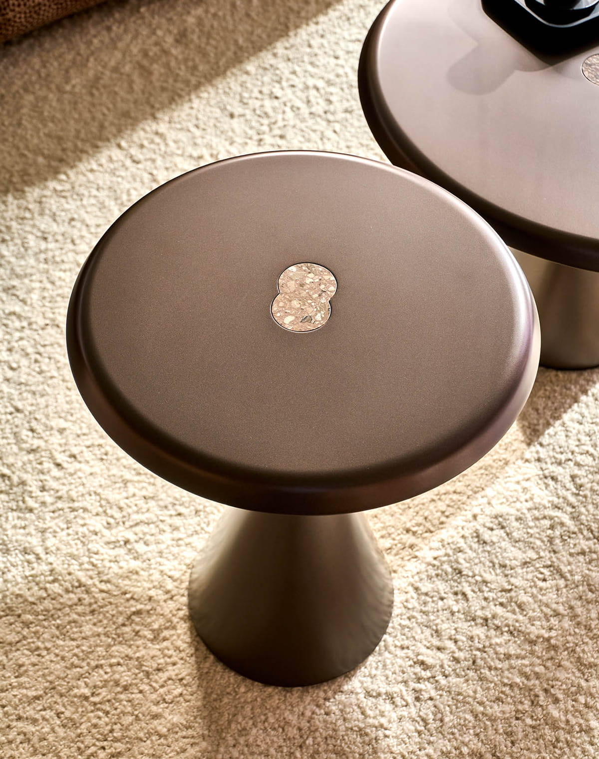 Runder Beistelltisch mit Terrazzo Inlay