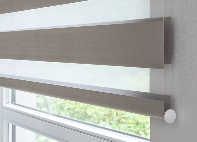 Doppelrollo grau transparent gestreift