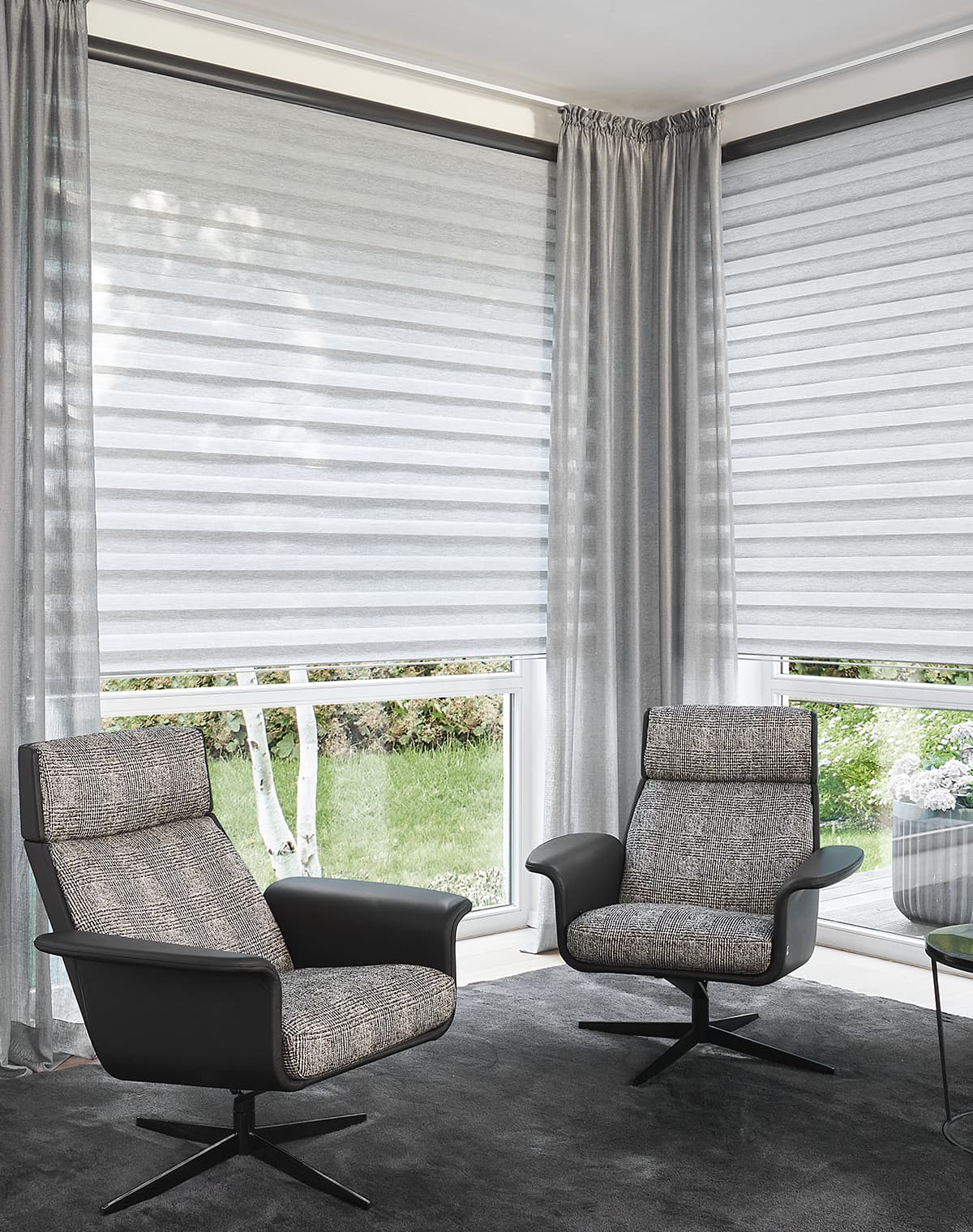 Doppelrollo am Fenster